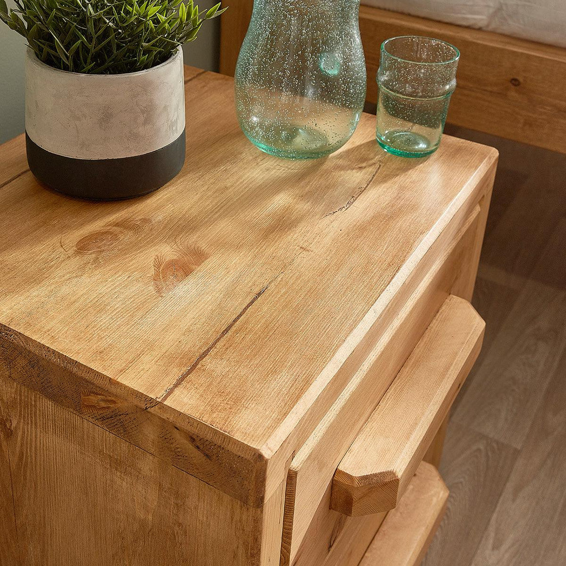 ARK Commode